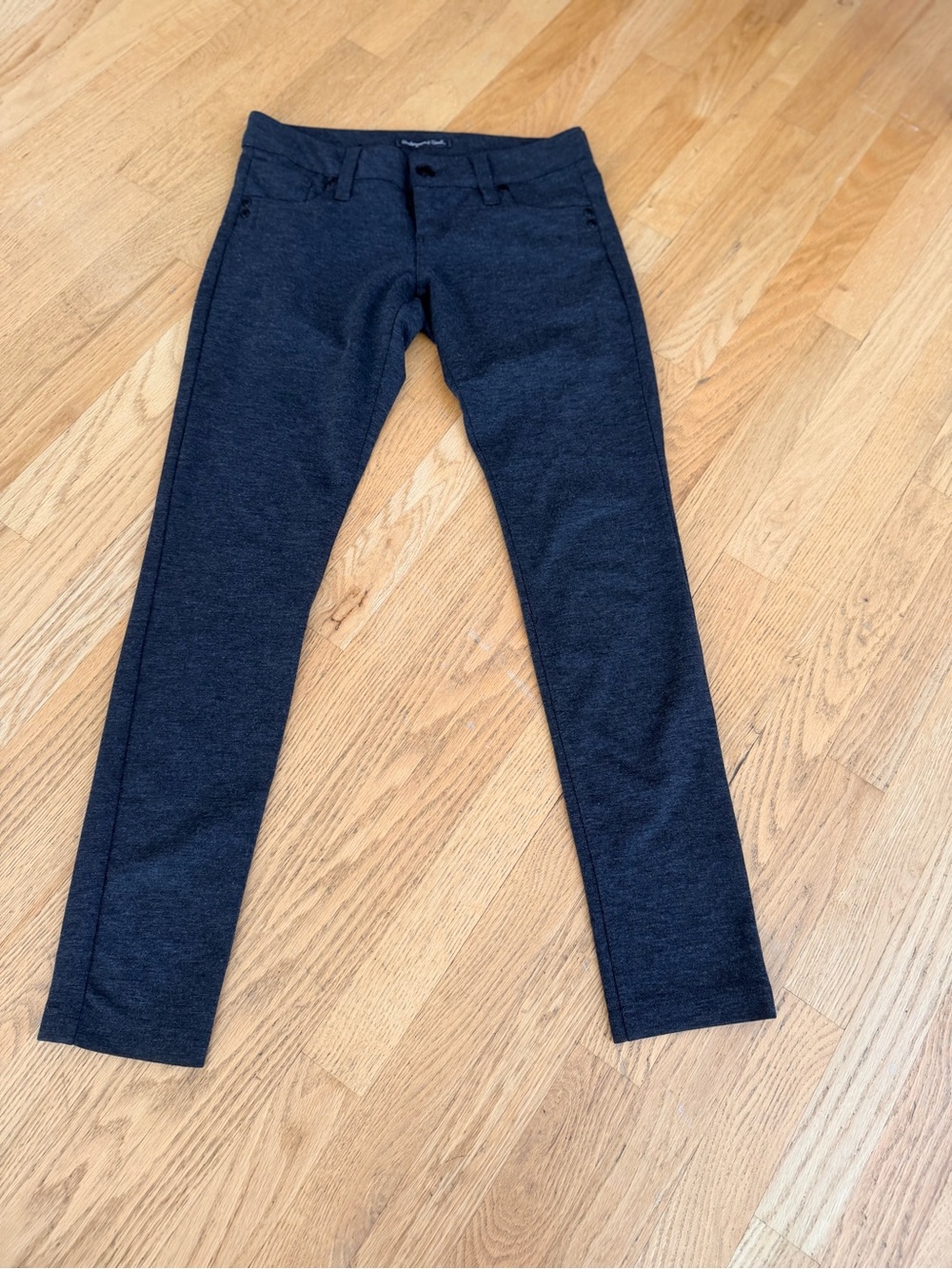 Ladies Juniors Size 7 "Underground Soul" Charcoal Gray Ponte Pants Stretch GUC